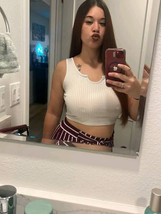 Lola  Kyle