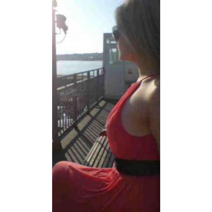 thegirlinthereddress